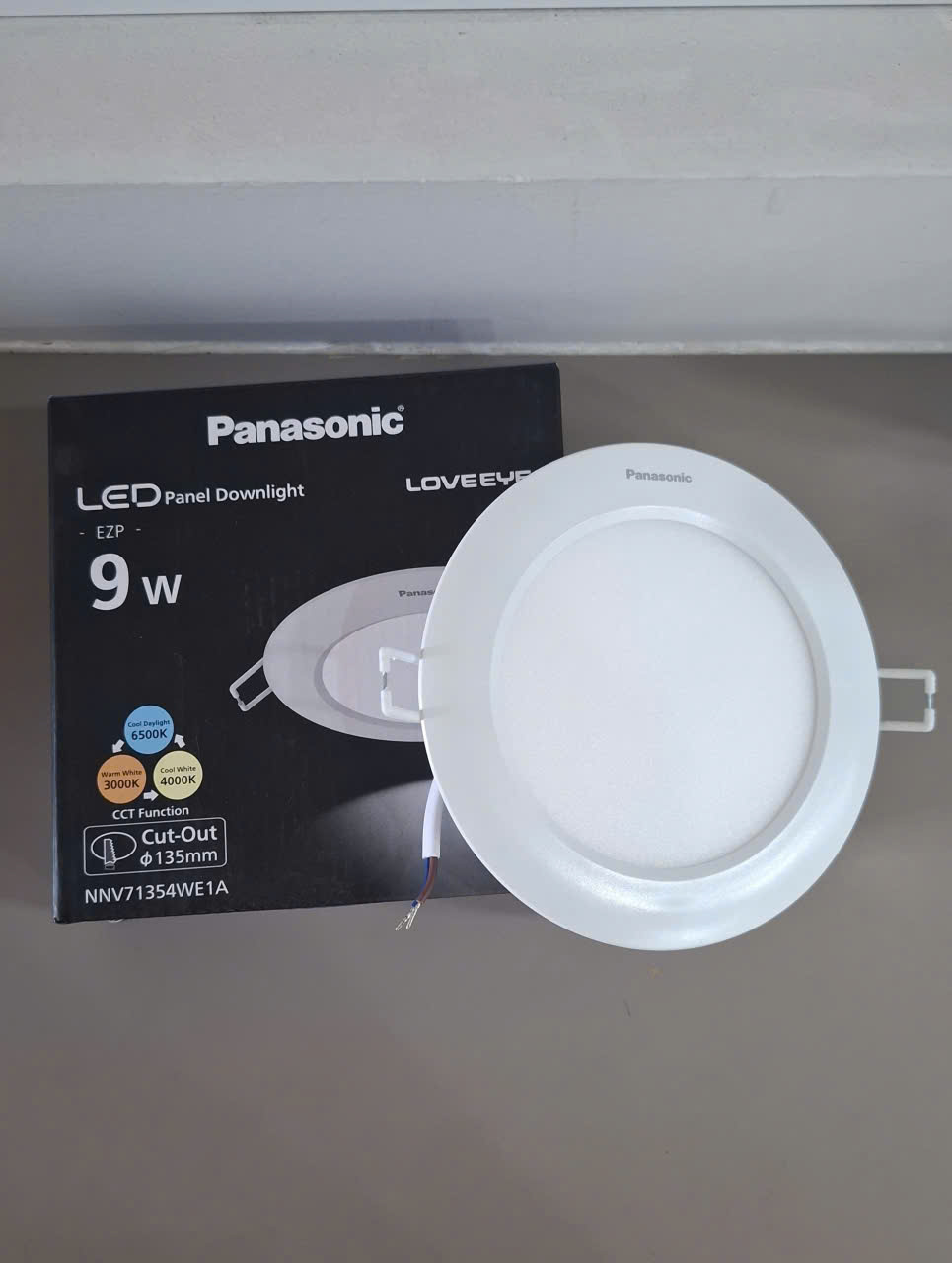 Đèn led âm trần Panasonic 9W đổi màu có bền không?