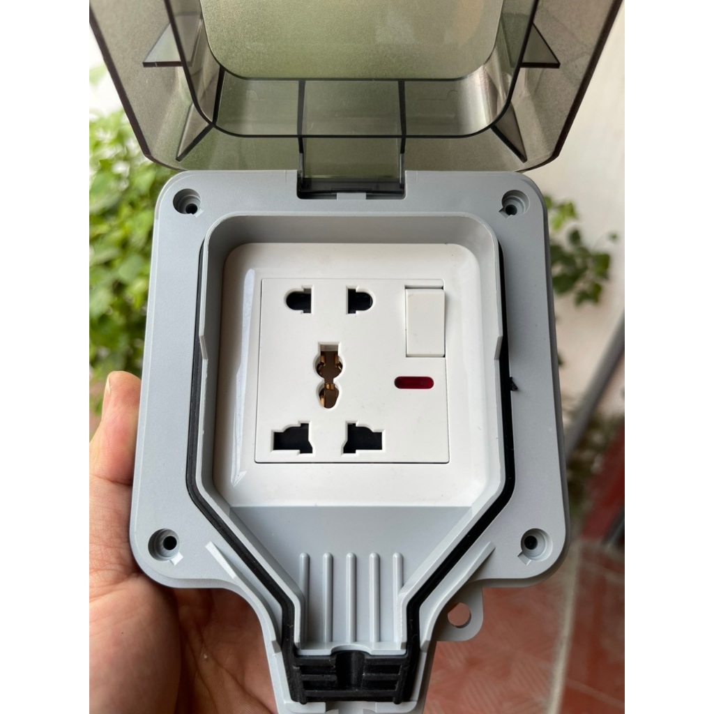 Ổ Cắm Công Tắc Điện Chính Hãng