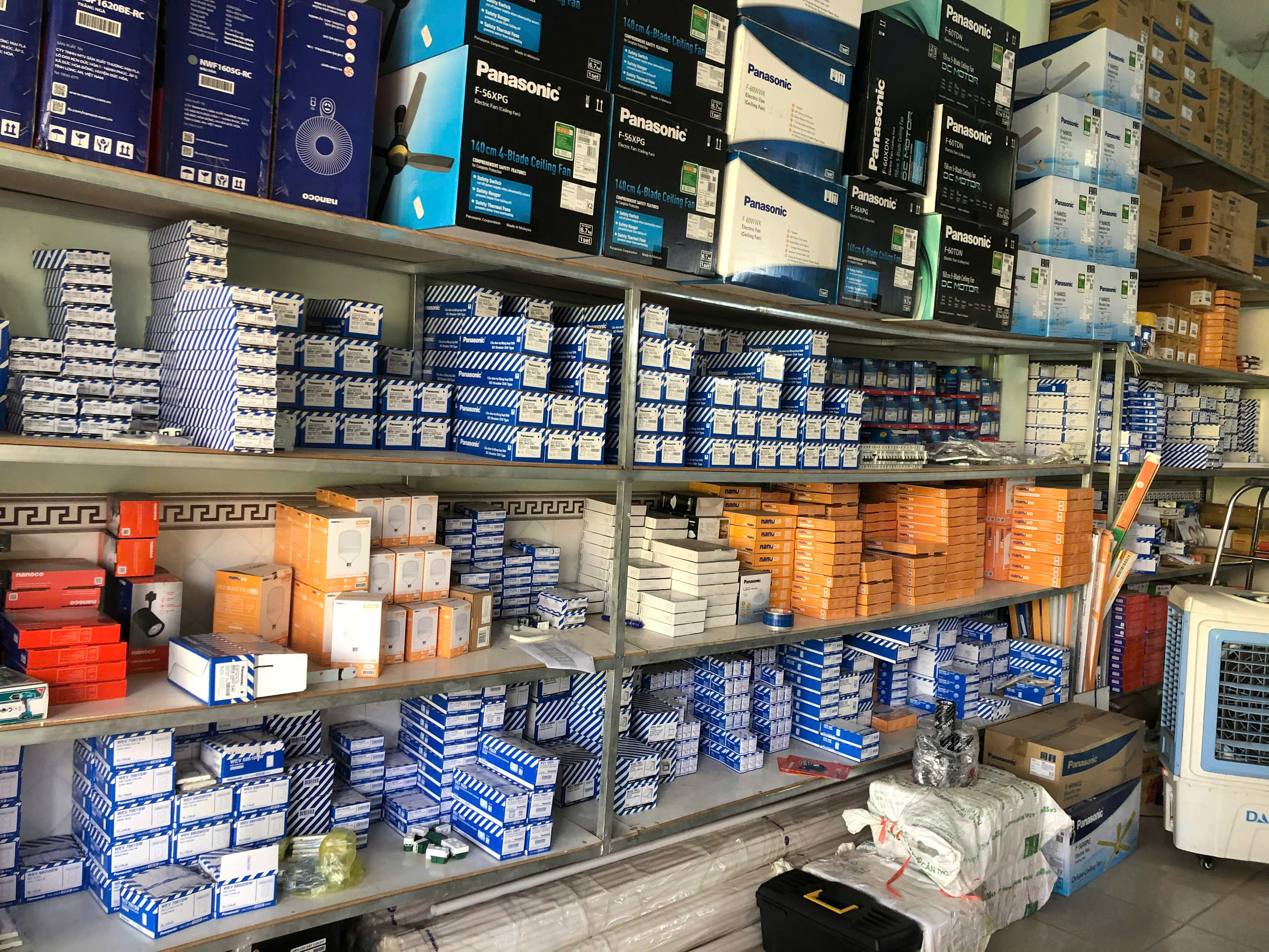 Phụ Kiện Điện Chính Hãng Cho Công Trình