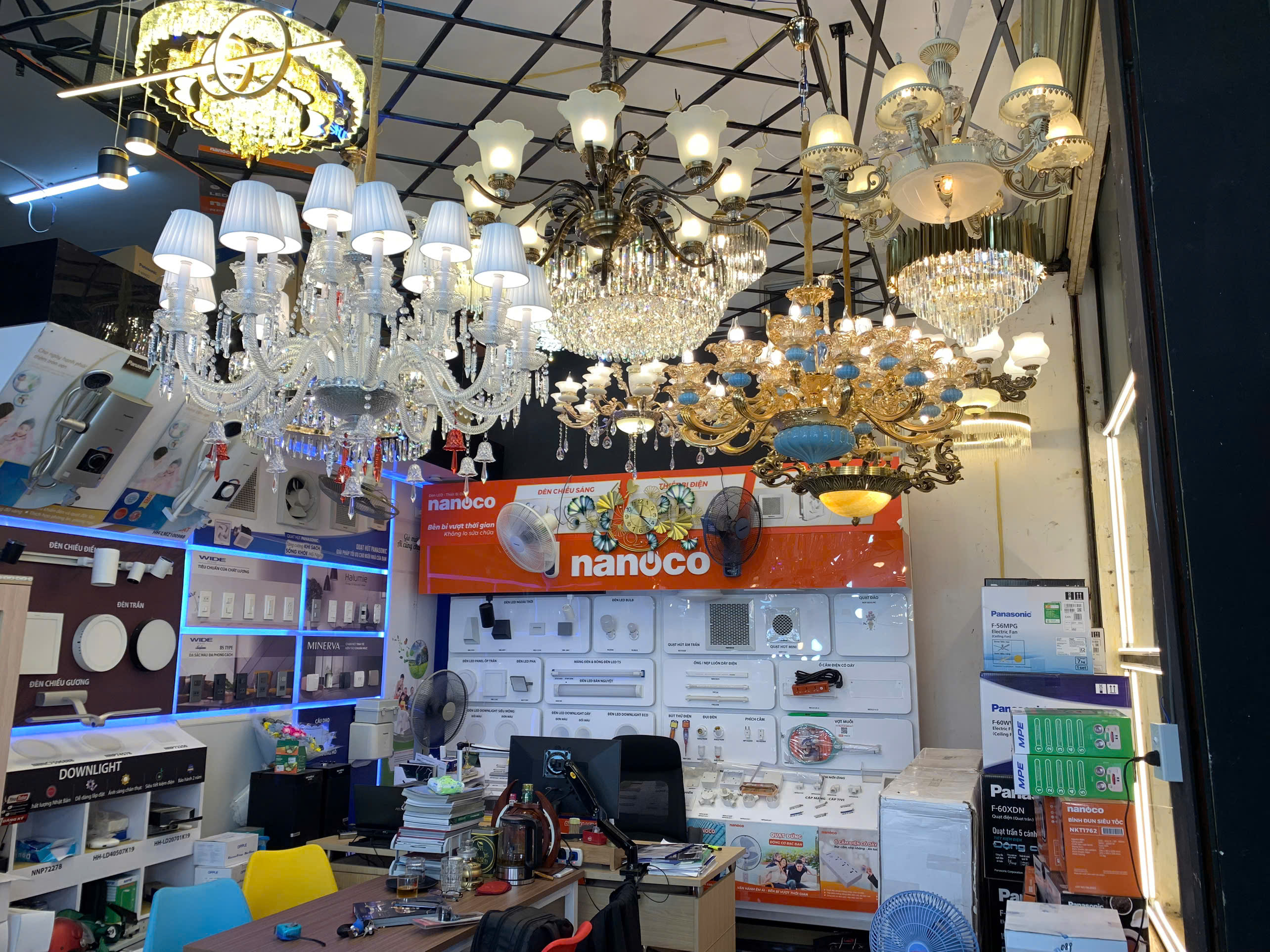 Phụ Kiện Điện Chính Hãng Cho Công Trình